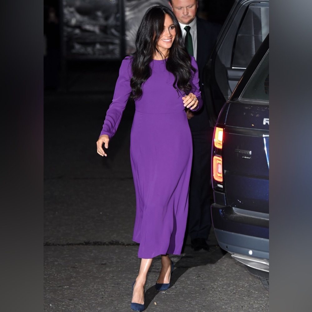 Aritzia Babaton Black Side Slid MIDI Dress size 4 ASO Meghan Markle